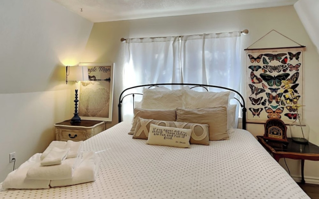 Doc's Den by Ruidoso Vacation Rentals