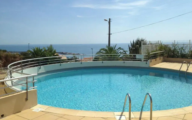 Luxury apartment facing the Mediterranean