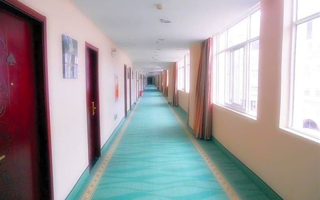 Greentree Inn Suzhou Taicang Baolong Square Express Hotel