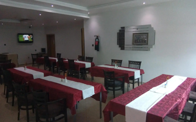 Eden Crest Hotel & Resort