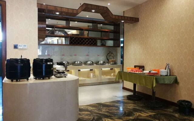 Vienna Hotel (Shenzhen Gongming Square Station)