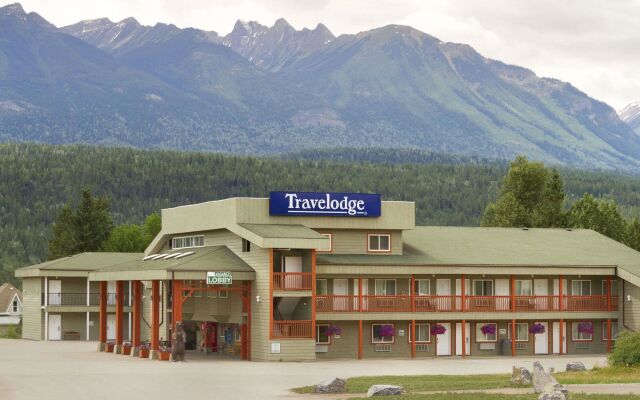 Travelodge by Wyndham Golden Sportsman Lodge