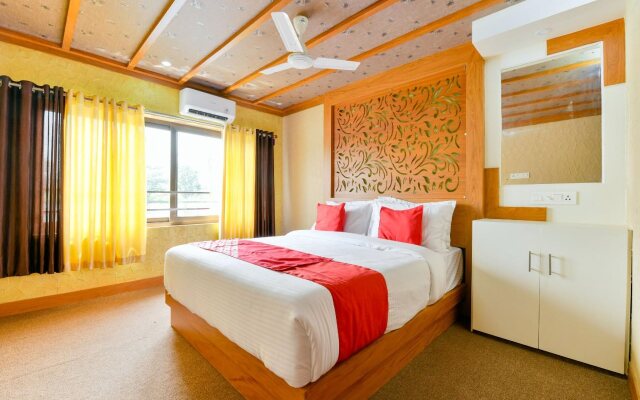 OYO 16838 Big B Houseboat 10 BHK