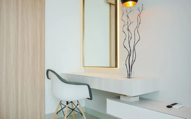 Cozy And Homey Studio At Bintaro Embarcadero Apartment