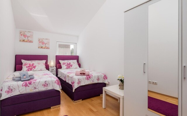 Amazing Home in Silo With Wifi and 3 Bedrooms