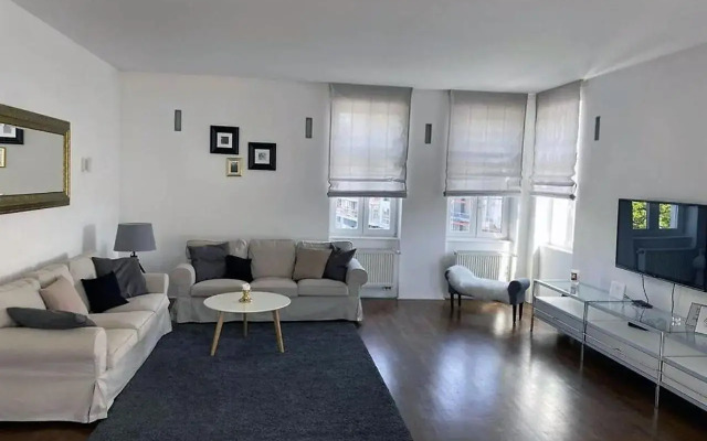Luxusný 118m2 Apartmán s Krbom v Centre Nitry