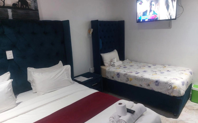 Gold Crown international Hotel