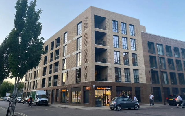 Stylish Hackney Wick Apartment With Terrace