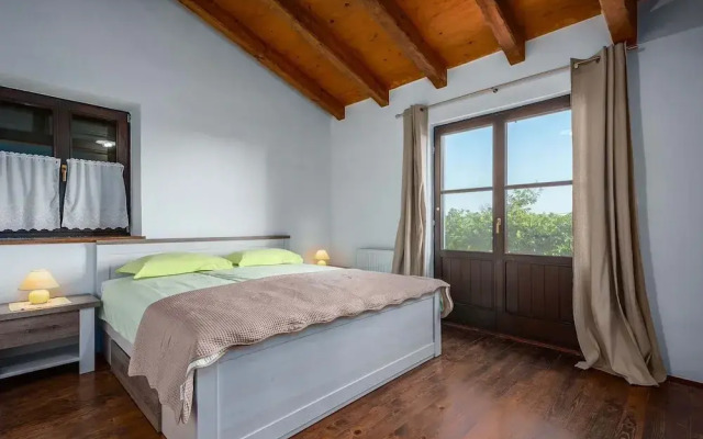 Beautiful Villa With Swimming Pool and Fenced Garden
