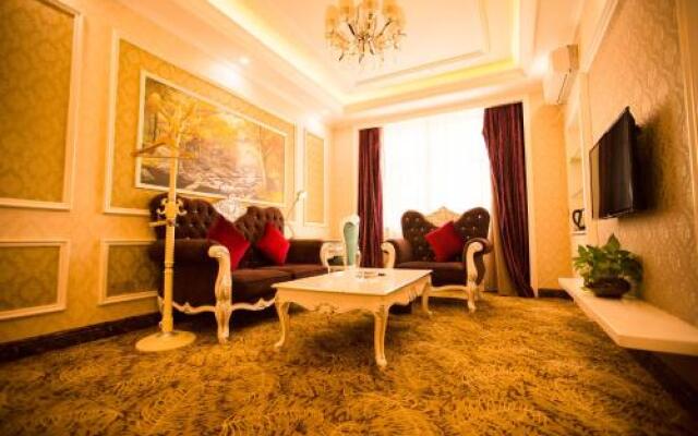 Kuerle Mingyue Crown Bouquet Hotel