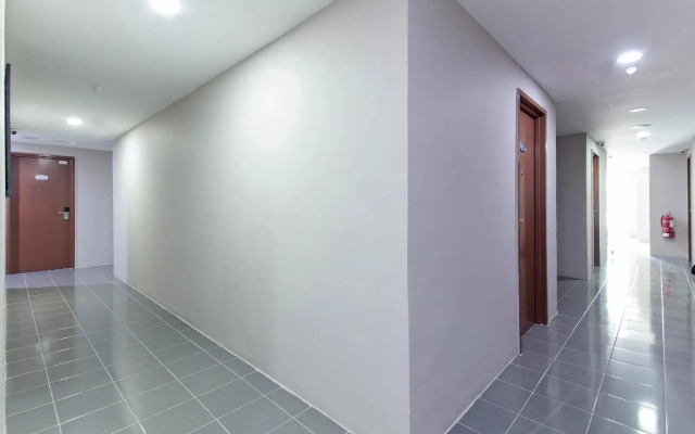 Super OYO 326 Tc Hotel