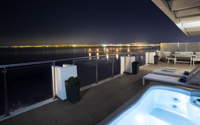 Golden Star City Resort