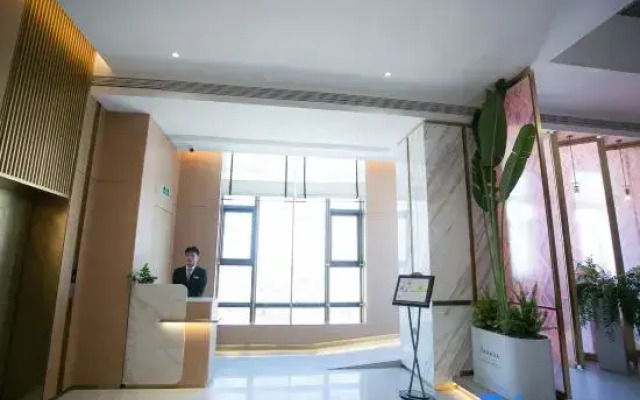 Ramada By Wyndham Vientiane Central