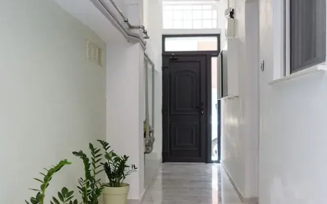 Grandma's Chic & Bright Athenian Home with a Patio