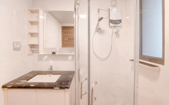 Spacious and Good Deal 3BR Sky House BSD Apartment