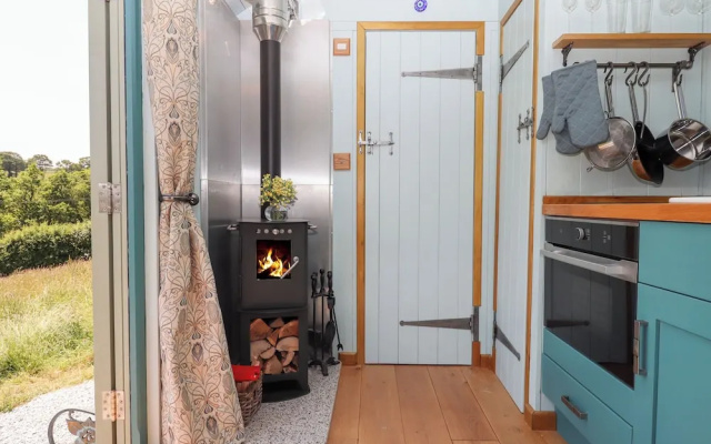 Two Moors Shepherds Hut
