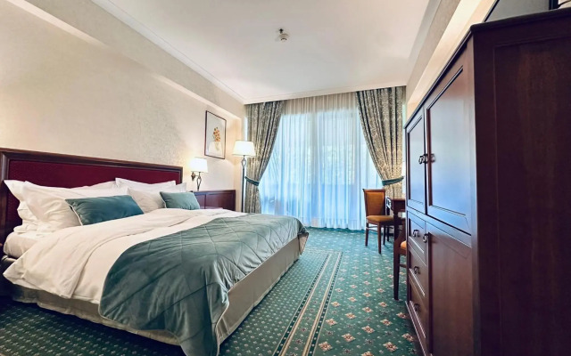 Lux Garden Hotel