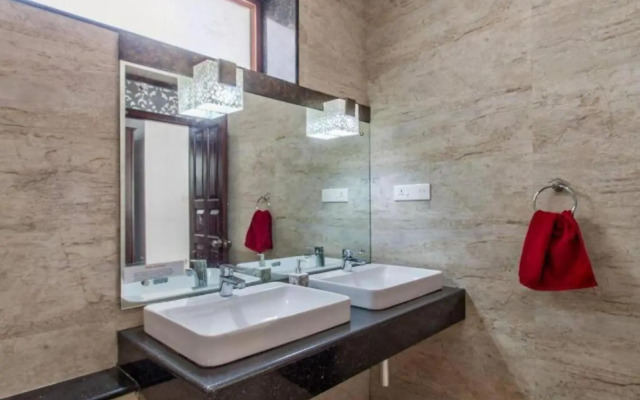 10BHK Super Luxury Villa with Private Pool
