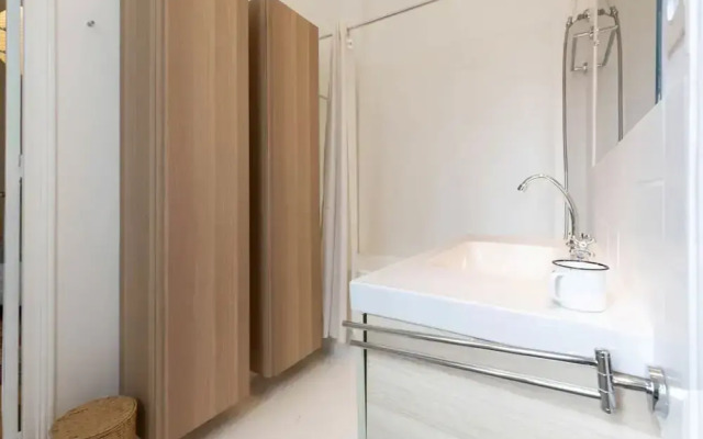 Chic Grenelle 3 Bedroom Apartment in Paris