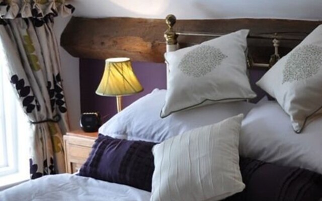 Old Ivy House Bed & Breakfast