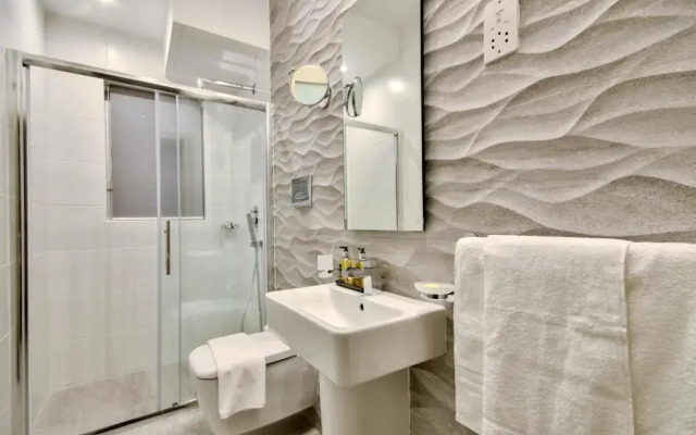 Jules Suites