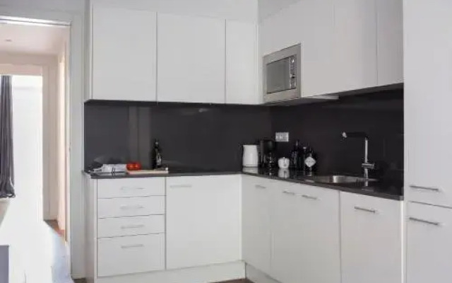 Stylish Modern Gracia Apartment 2A