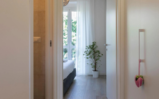 Fashion District - Top Floor Apartment