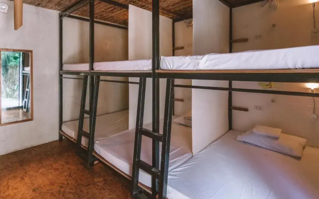 Mad Monkey Hostel Siargao - Adults Only