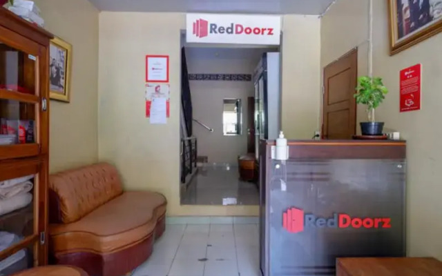 RedDoorz near XT Square 3