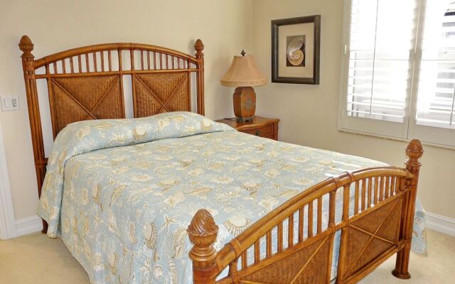 Pet-friendly Waterfront Home Near Beach With Pool