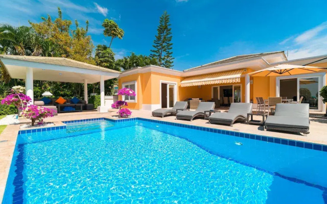 Luxury Pool Villa 604