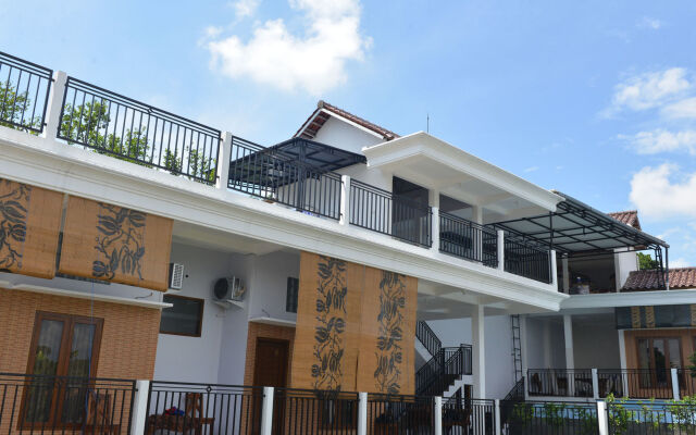 Malang Hill Gallery & Homestay