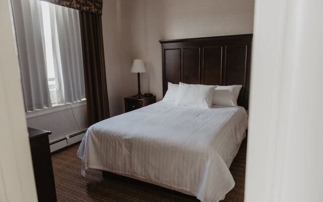 Prince Arthur Waterfront Hotel & Suites