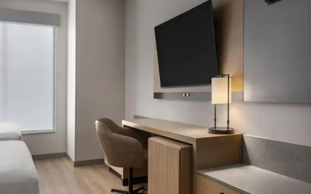 Hyatt Place Toronto Airport