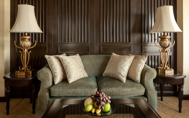 Sule Shangri-La, Yangon
