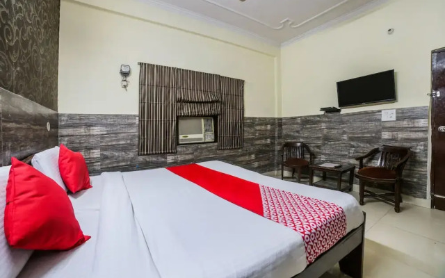 OYO 10758 Crossroads Inn