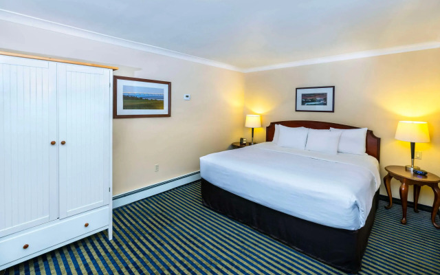 Quality Inn & Suites Garden of the Gulf