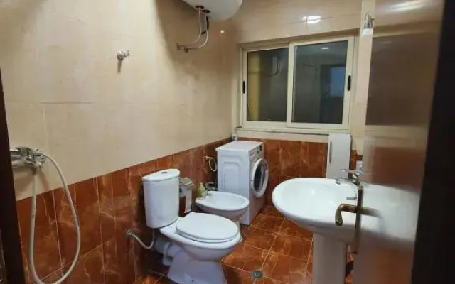 Cozy 1 Bedroom apartment near parks, cafes & restaurants