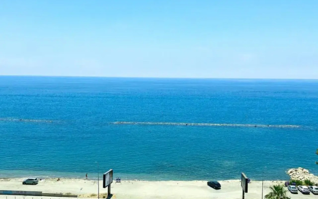 Phaedrus Living Del Mar Suite 311