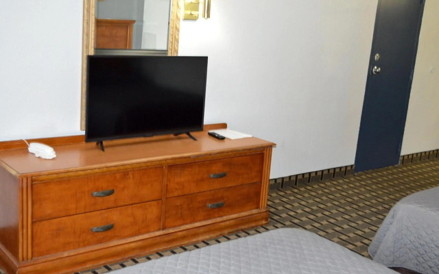 Americas Best Value Inn & Suites St. Cloud
