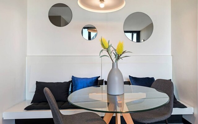 Melbourne City Centre Designer 2bedroom Apt Vme398