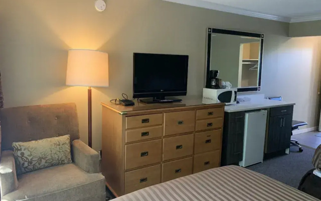 Okanagan Royal Park Inn by Elevate Rooms