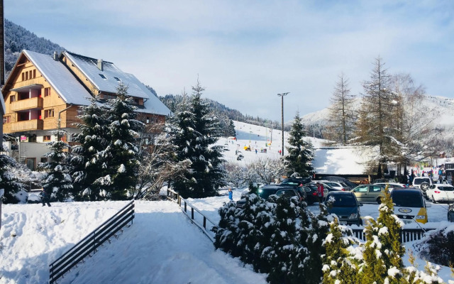 Vall’s apartment- by ski slopes