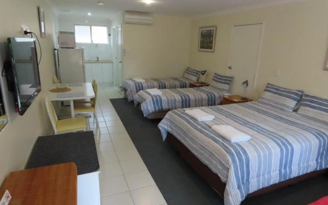 Emu Point Motel – Guest Rooms – Albany