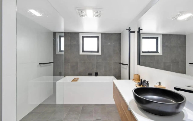 Black Diamond Retreat