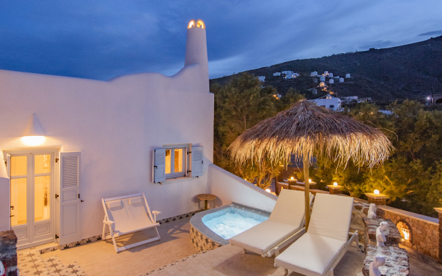 Starlight Luxury Seaside Villa & Suites