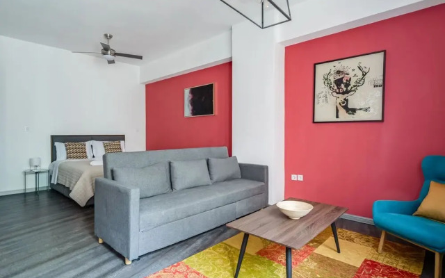 Sanders Center - Lovely Studio Apartment