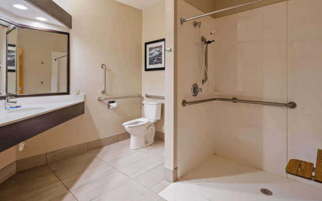 Best Western Plus Hudson I-94