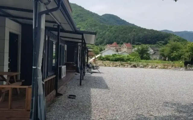 Gapyeong Myeongjisan Family Pension