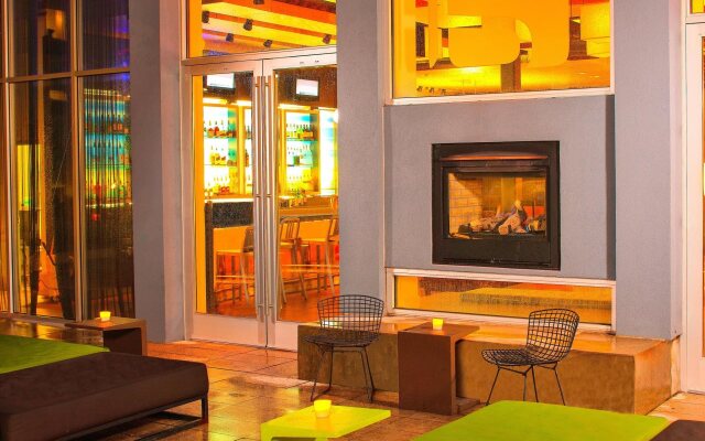 Aloft Bolingbrook